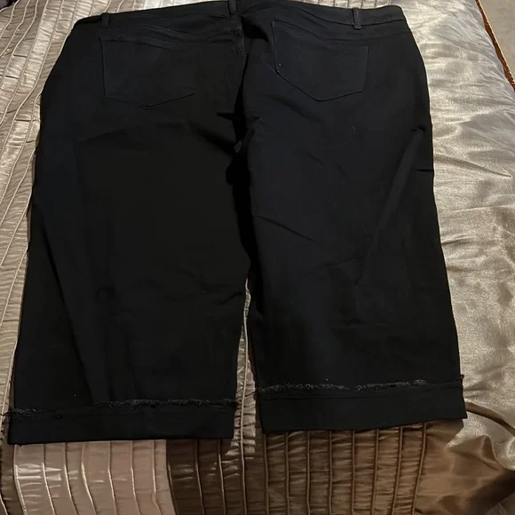 Ashley Stewart black capri jeans - Picture 4 of 5